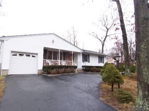 Rocky Point, NY 11778,67 Maple RD