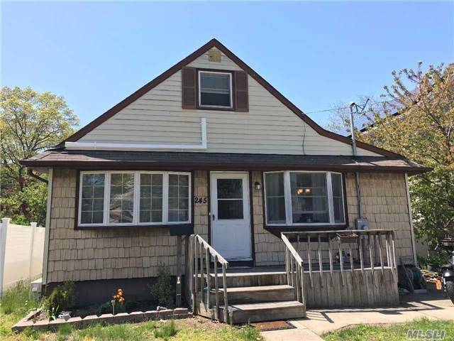 Copiague, NY 11726,245 Waldo ST