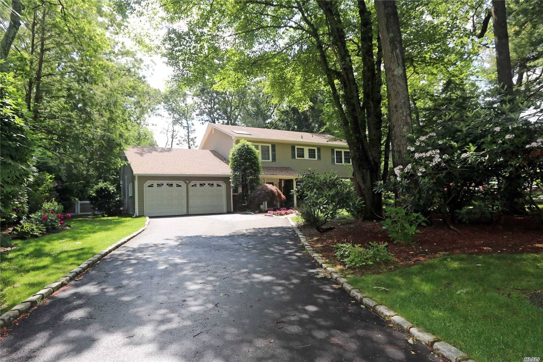 Dix Hills, NY 11746,16 Mclane DR