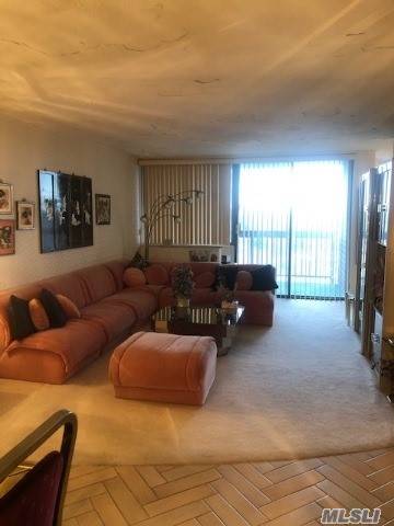 Bayside, NY 11360,2 Bay Club DR #14J