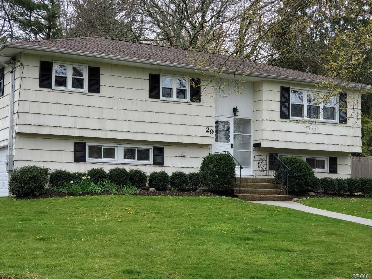 Huntington, NY 11743,29 Panorama DR