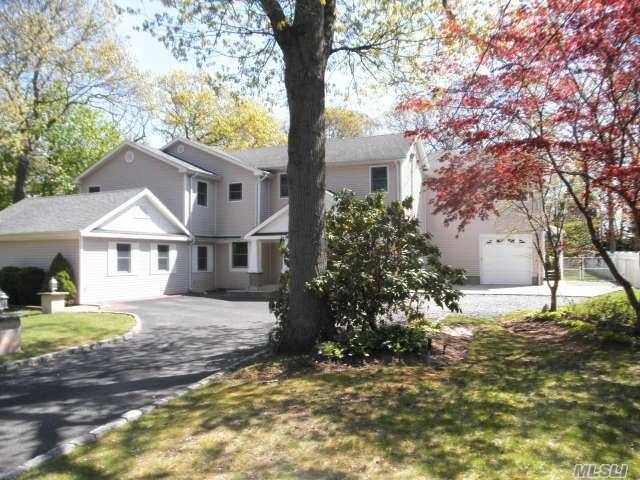 Lake Grove, NY 11755,53 Dietz AVE