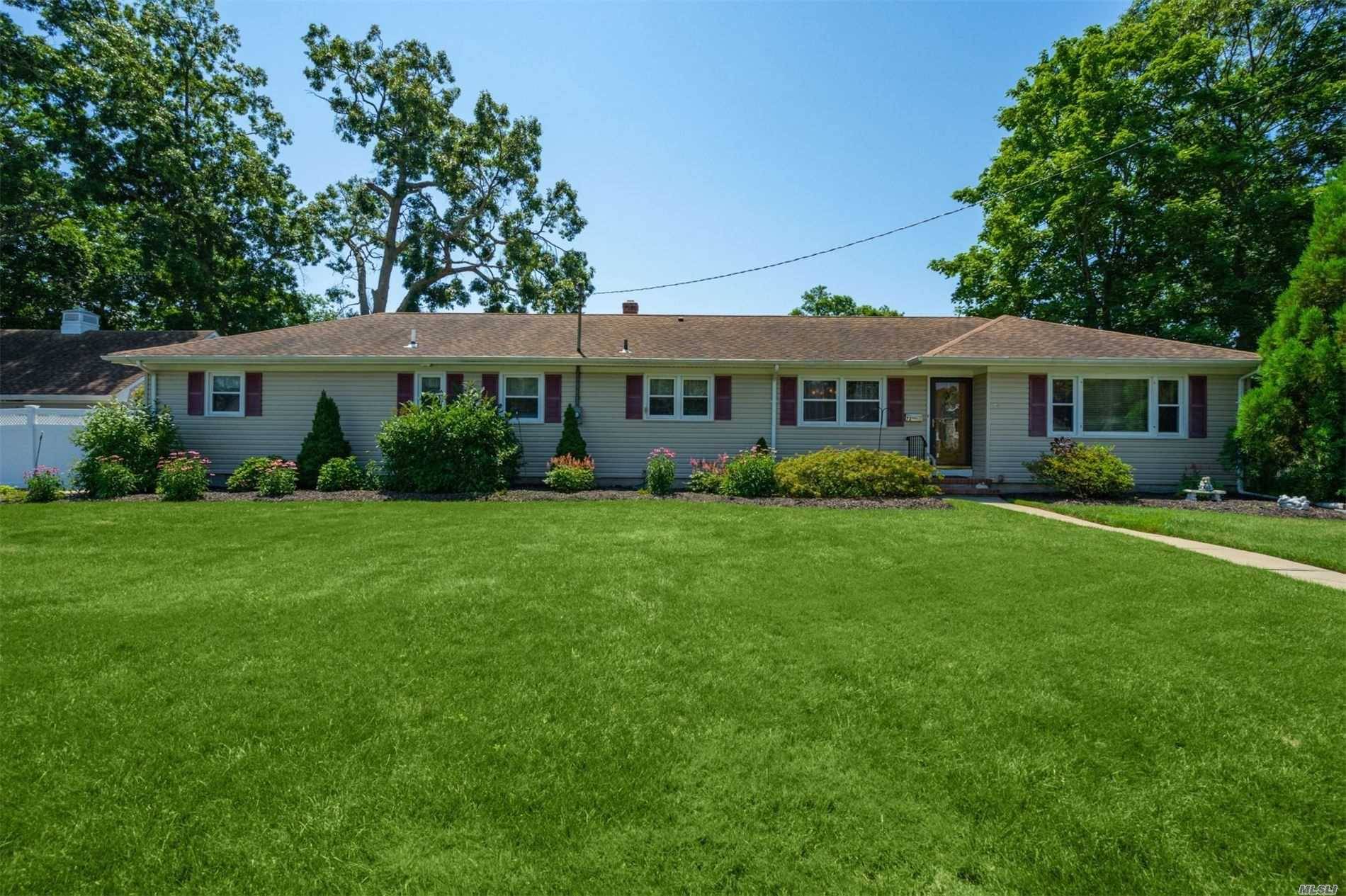 East Islip, NY 11730,72 Shinnecock LN