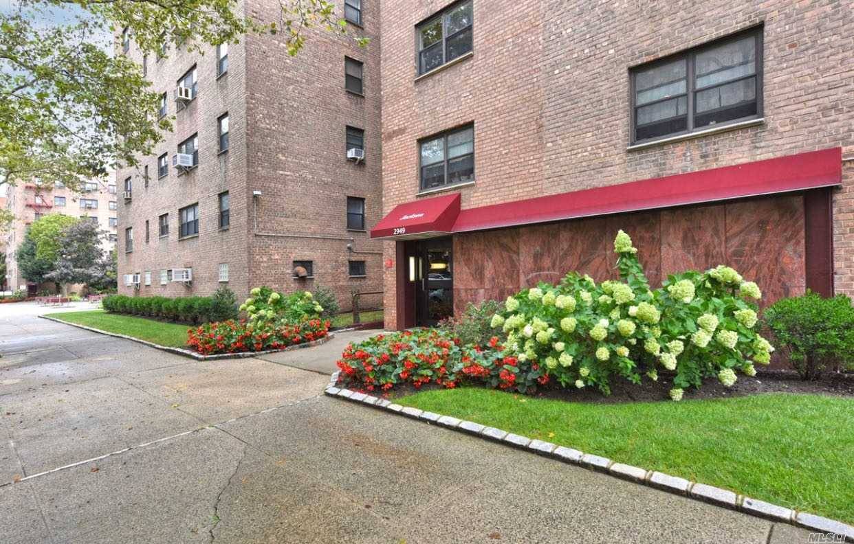 Flushing, NY 11354,29-49 137th St #4C