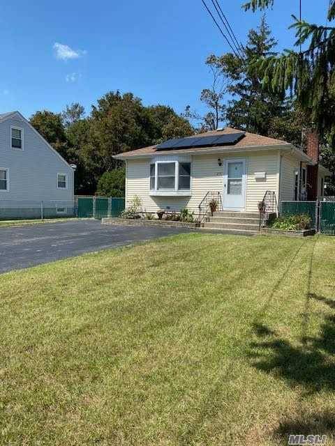 Islip Terrace, NY 11752,275 Islip BLVD