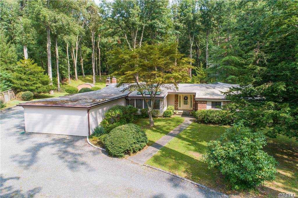 Lloyd Neck, NY 11743,12 Meadow LN