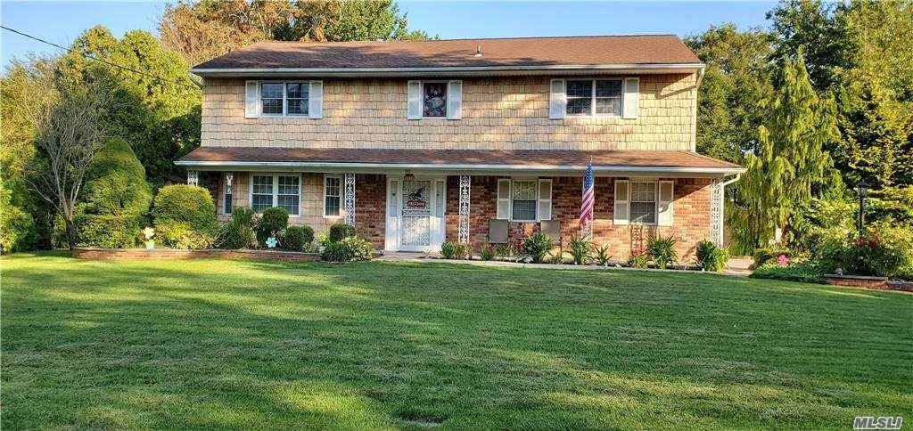 East Northport, NY 11731,243 Cedar RD