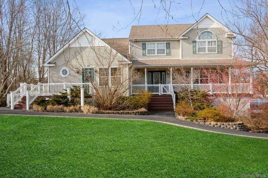 Mount Sinai, NY 11766,2 Laura CT