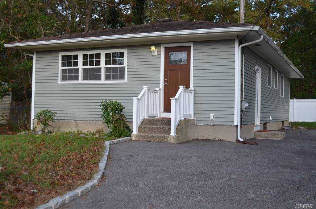 East Patchogue, NY 11772,275 Lake DR