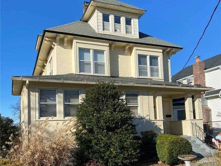 Cedarhurst, NY 11516,354 Oak AVE