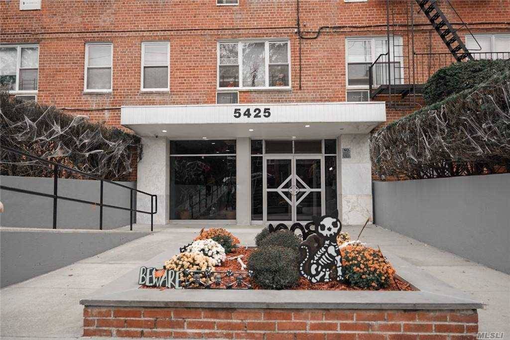 Bronx, NY 10471,5425 Valles AVE #5P