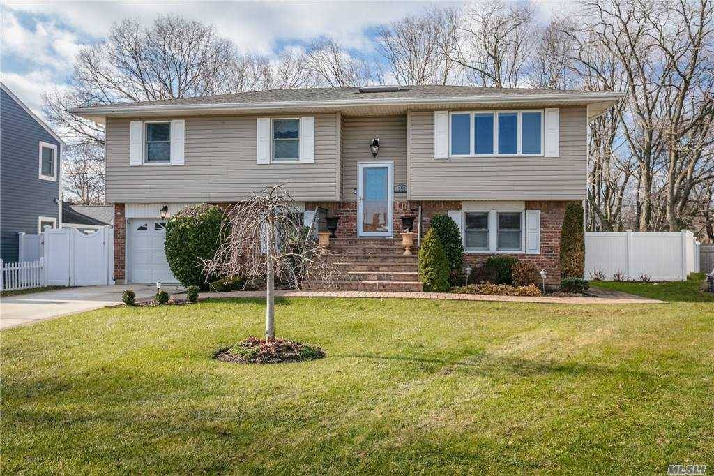 Seaford, NY 11783,1352 Estelle CT