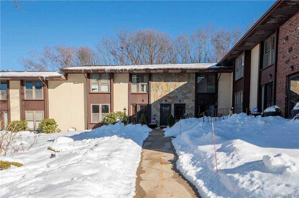 Selden, NY 11784,12 Fir CT