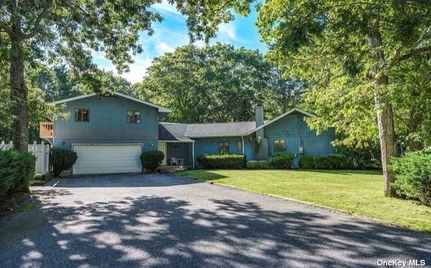 East Quogue, NY 11942,8 Delacey AVE