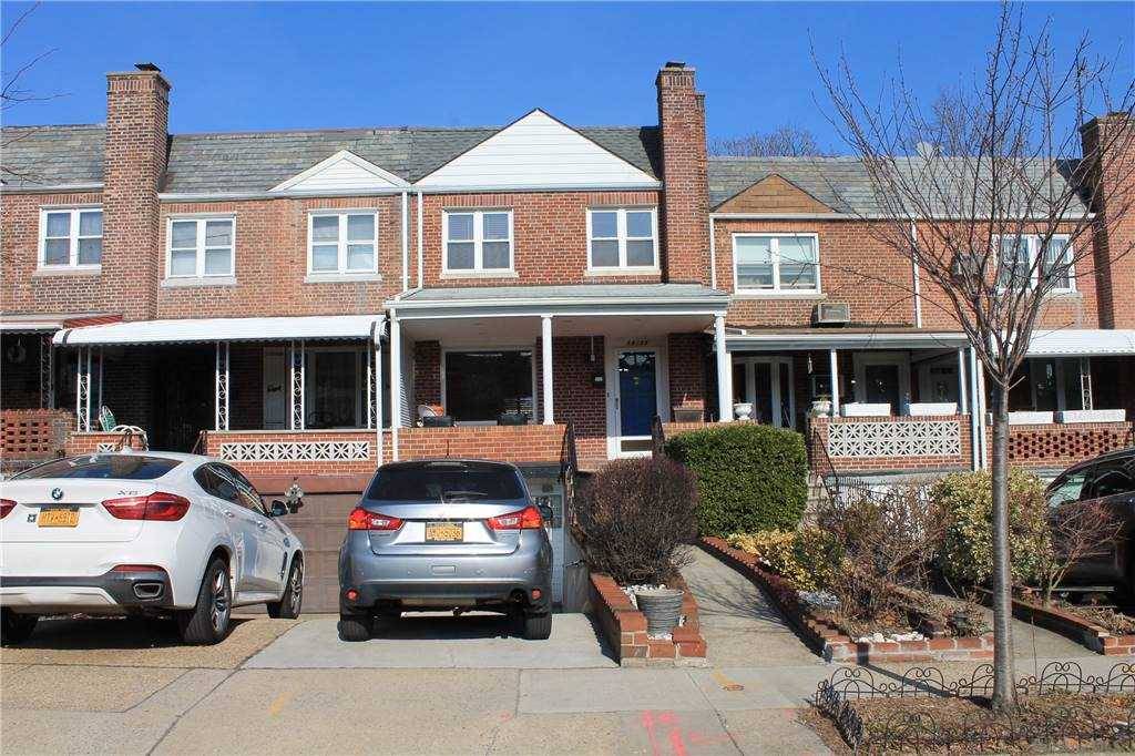 Middle Village, NY 11379,58-25 80th ST