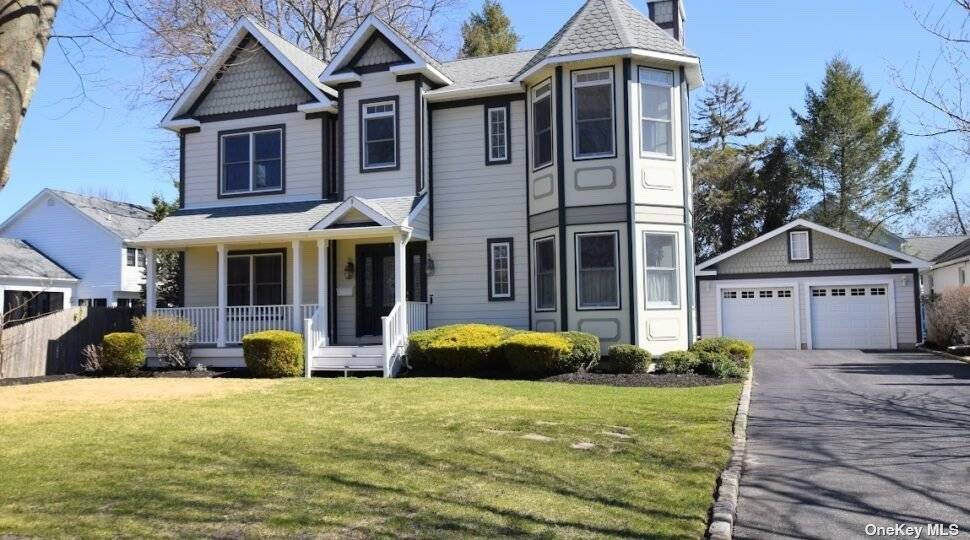 Bellport Village, NY 11713,9 Academy LN