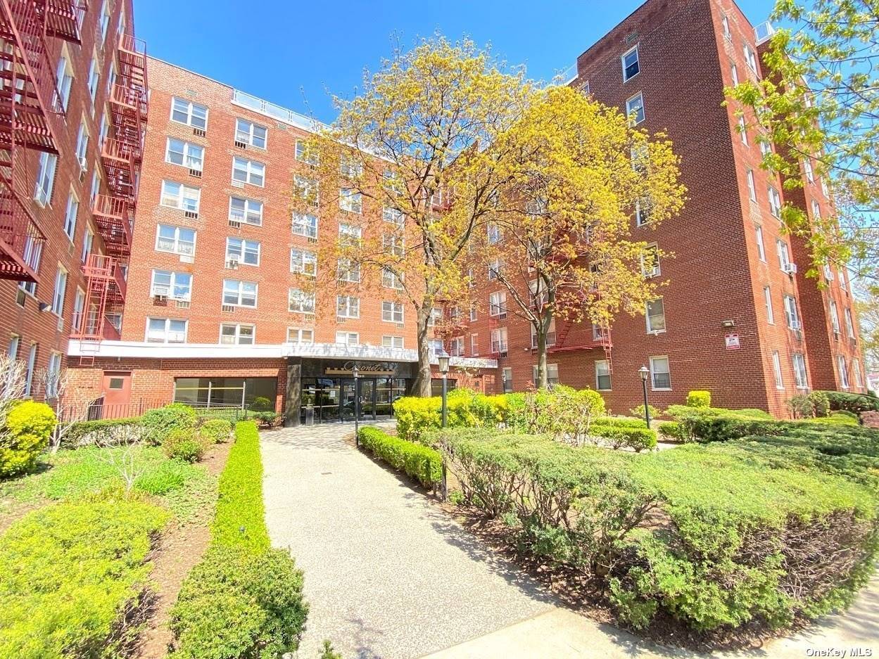 Woodside, NY 11377,63-11 Queens Boulevard #G11