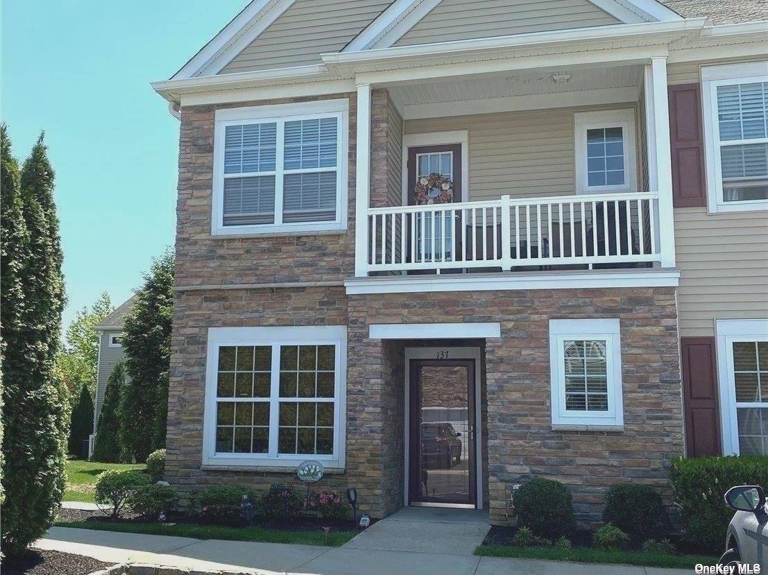 Massapequa, NY 11758,137 Somerset DR #137