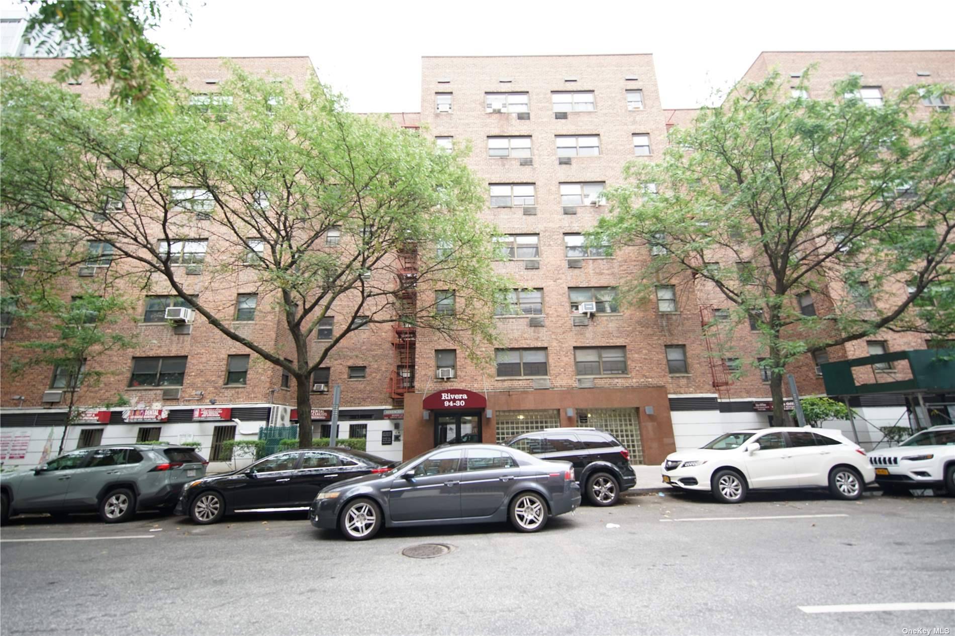 Elmhurst, NY 11373,94-30 59 AVE #3H