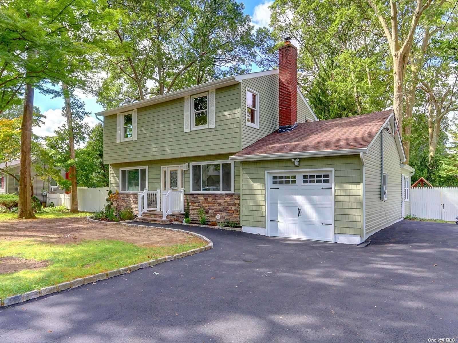 Nesconset, NY 11767,62 Lillian RD