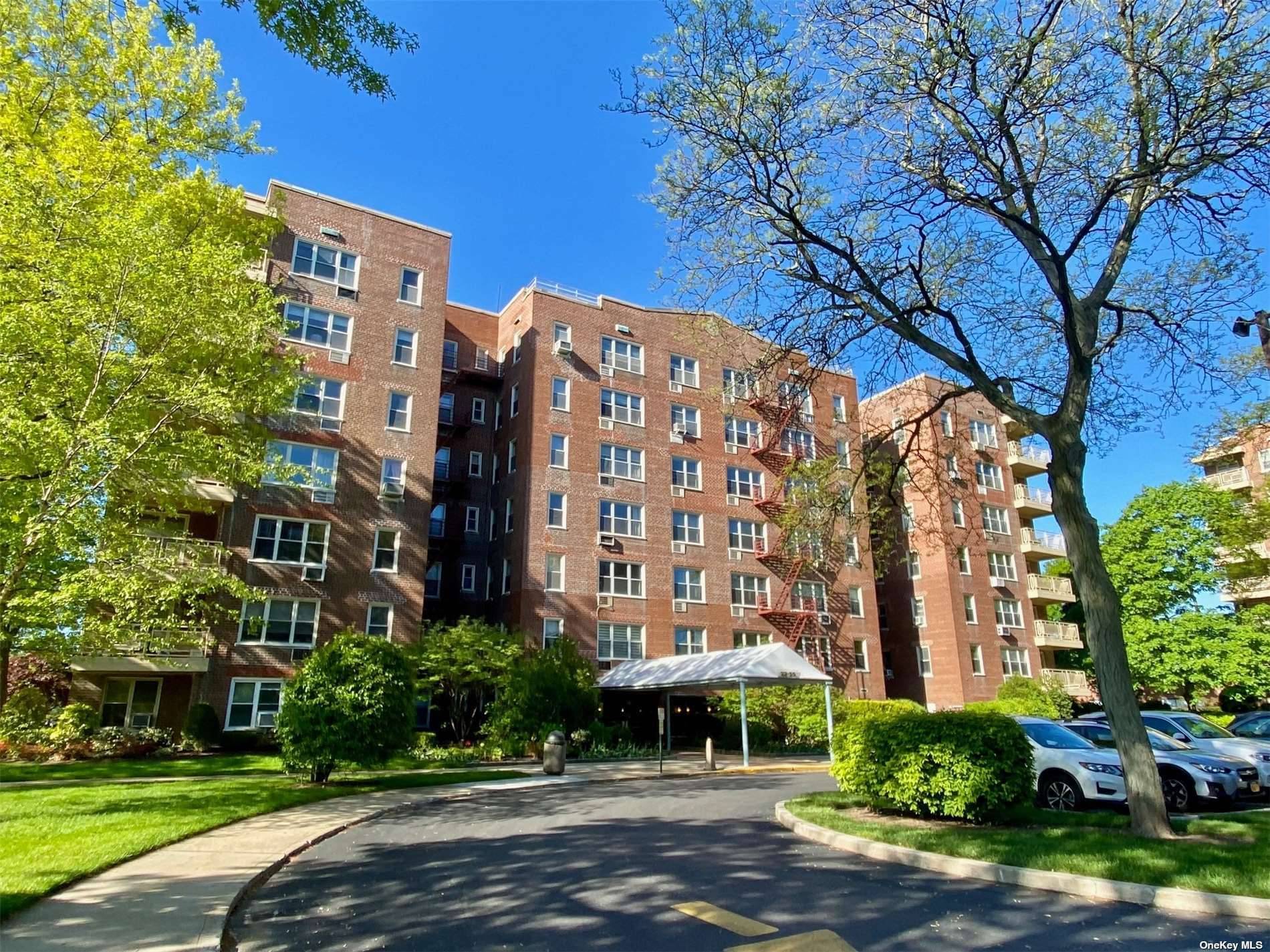 Bayside, NY 11360,23-55 Bell Blvd #2H