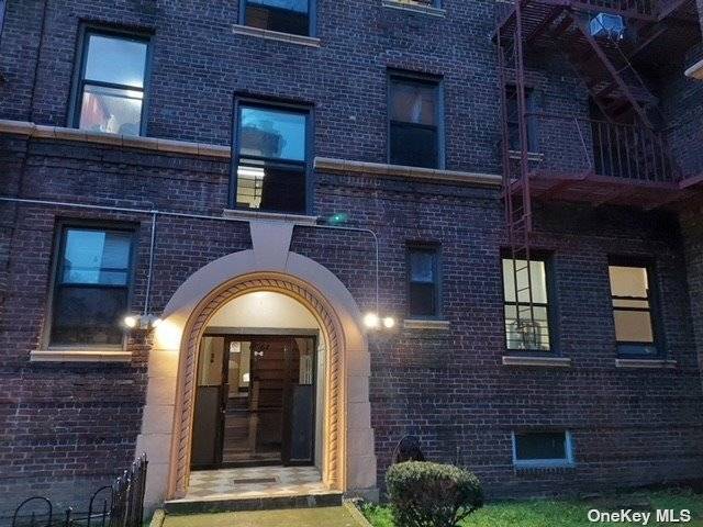 Rego Park, NY 11374,62-64 Saunders ST #D2