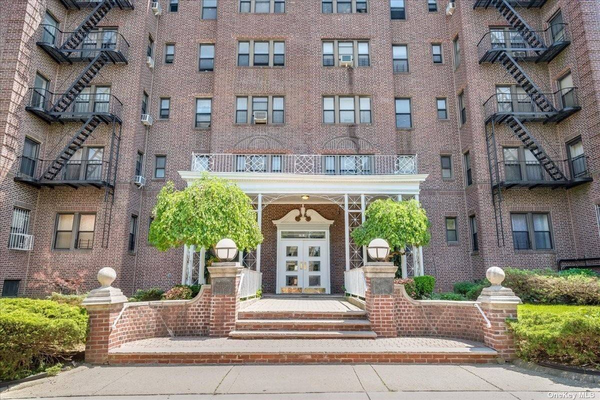 Jamaica Estates, NY 11432,170-40 Highland AVE #105