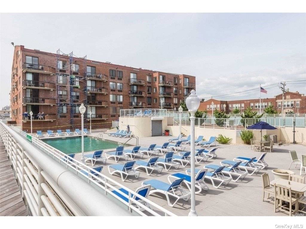 Long Beach, NY 11561,730-750 W Broadway #304