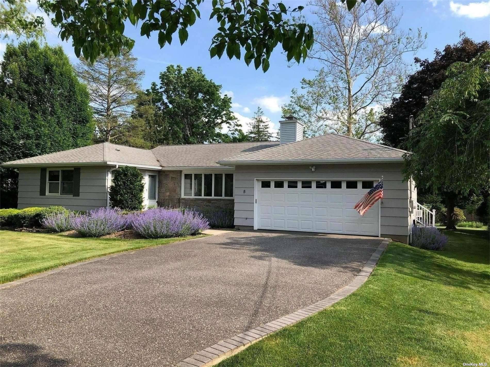 Miller Place, NY 11764,8 Heather LN