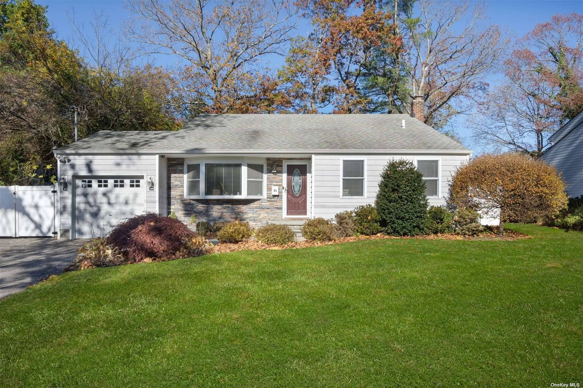 South Huntington, NY 11746,51 Murdock ST