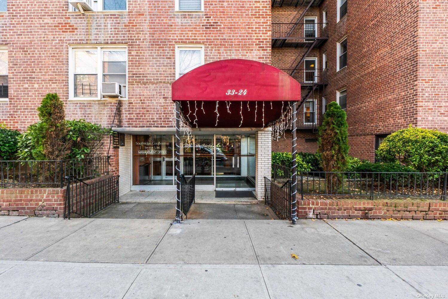 Jackson Heights, NY 11372,33-24 93rd ST #2L