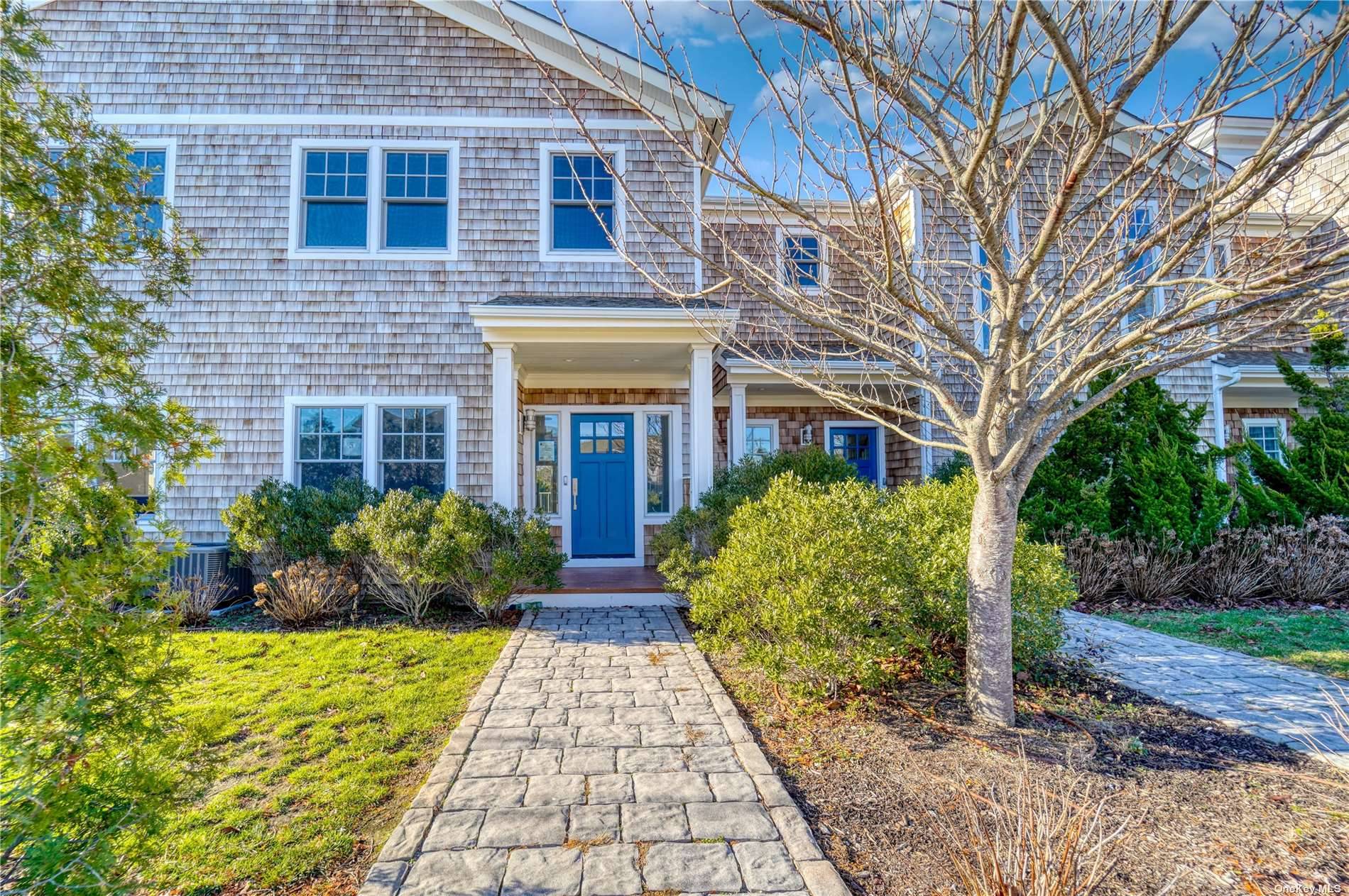 Hampton Bays, NY 11946,68 Foster AVE #5