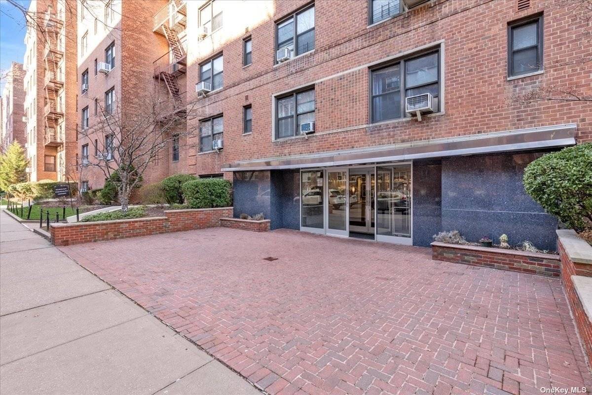 Forest Hills, NY 11375,110-45 71st RD #3H