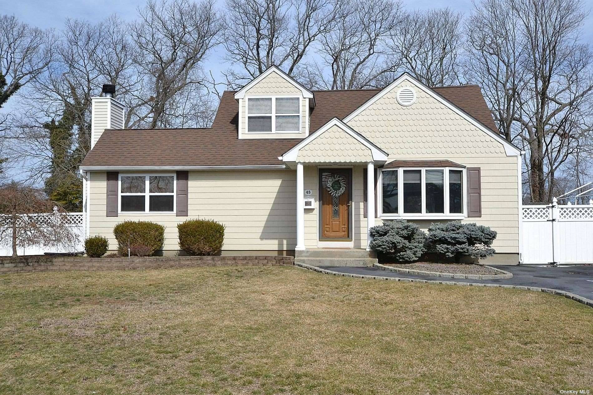 East Islip, NY 11730,45 Beecher AVE