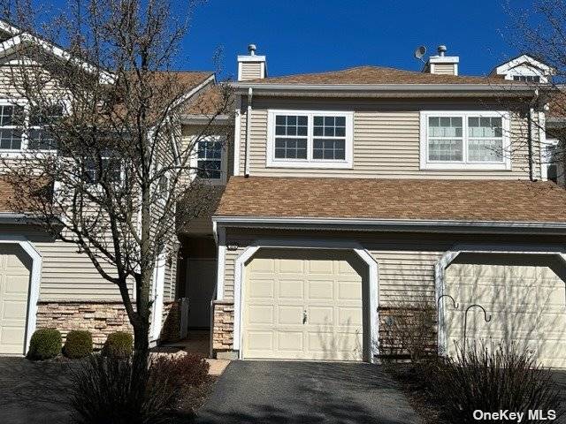 Plainview, NY 11803,172 Carriage LN #124