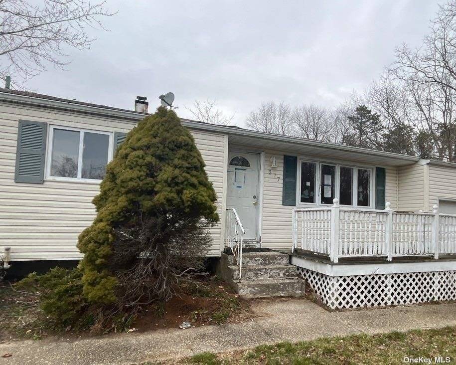 East Patchogue, NY 11772,277 Louise AVE