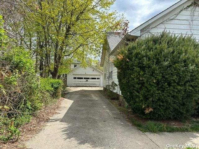 Bohemia, NY 11716,883 Bohemia Pkwy