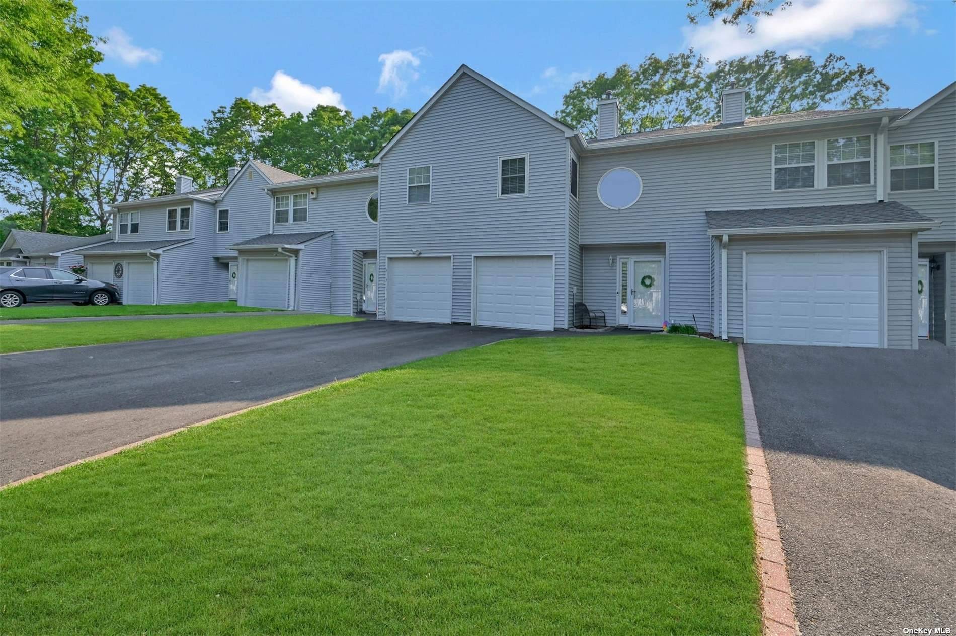 Port Jefferson Station, NY 11776,706 Sara CIR #706