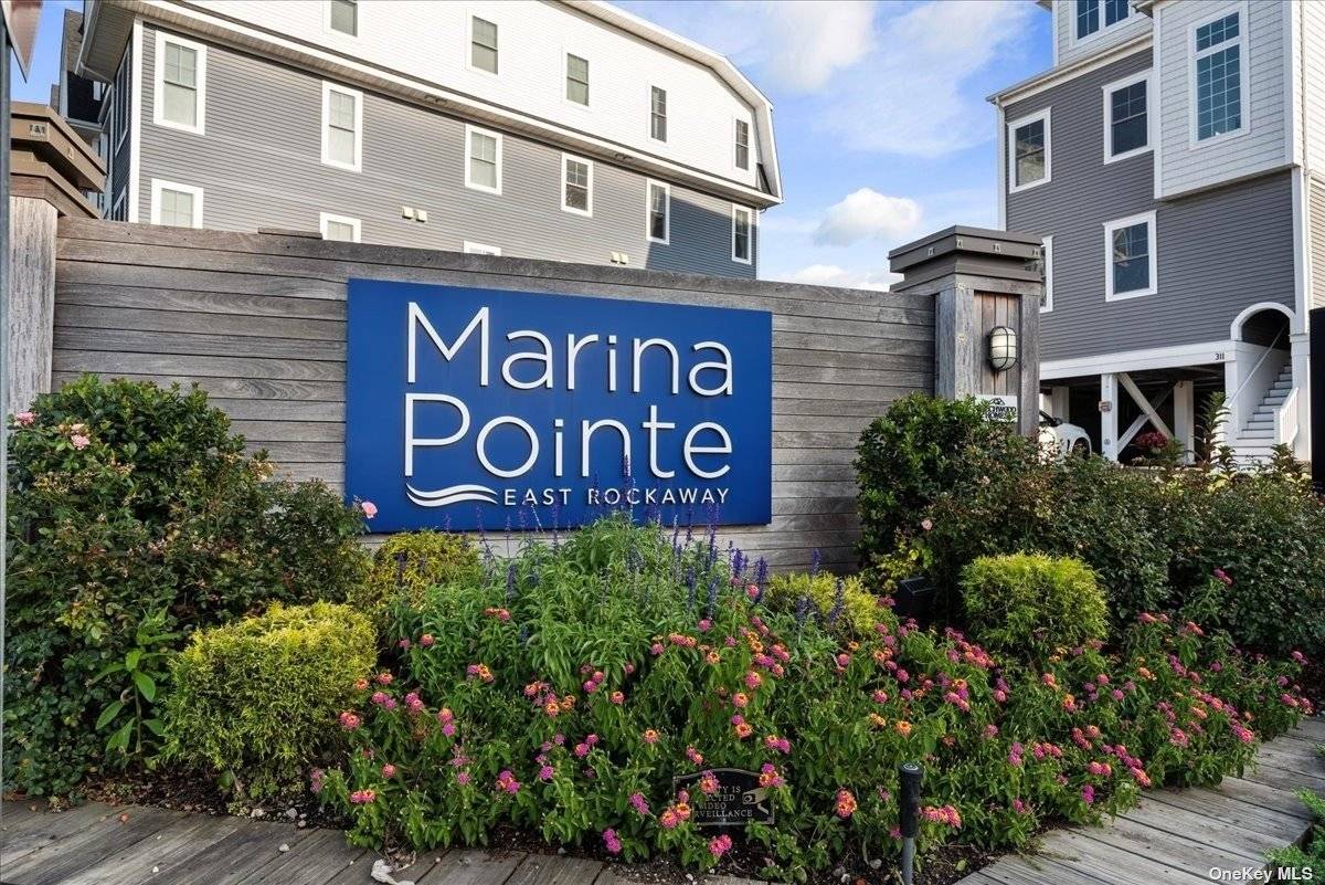 East Rockaway, NY 11518,631 Marina Pointe DR #631