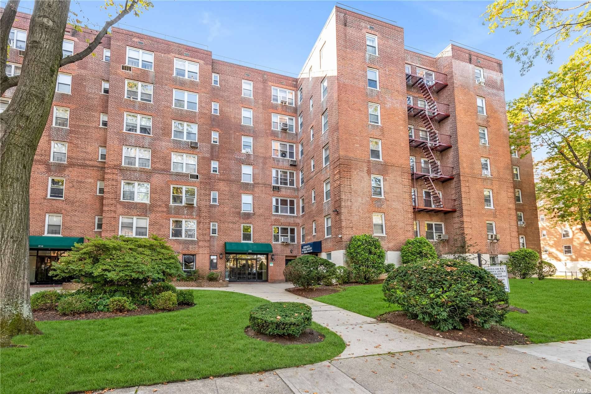 Flushing, NY 11354,27-04 Parson Blvd #4E