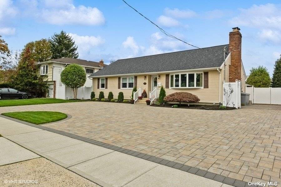 North Bellmore, NY 11710,2071 Waltoffer AVE