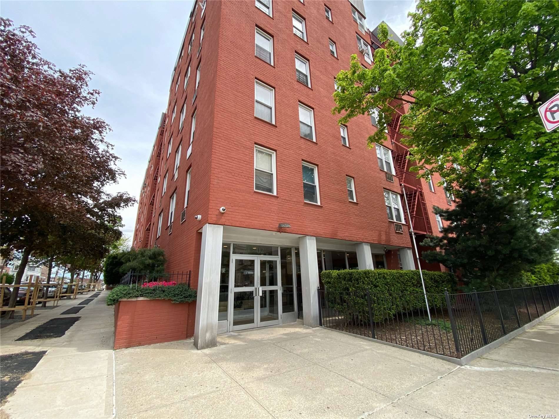 Elmhurst, NY 11373,74-02 43rd AVE #6M