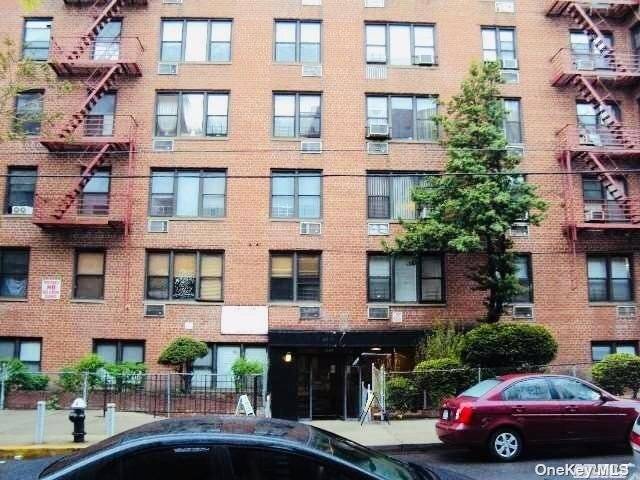 Elmhurst, NY 11373,83-30 Vietor AVE #413