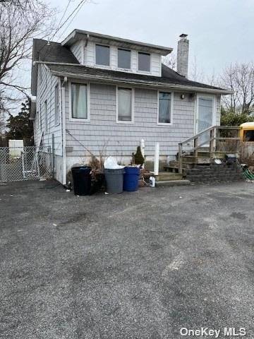 Lindenhurst, NY 11757,751 S Hickory ST