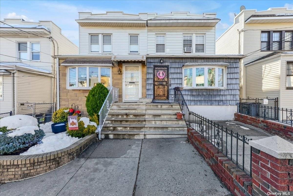 Maspeth, NY 11378,59-16 69th PL