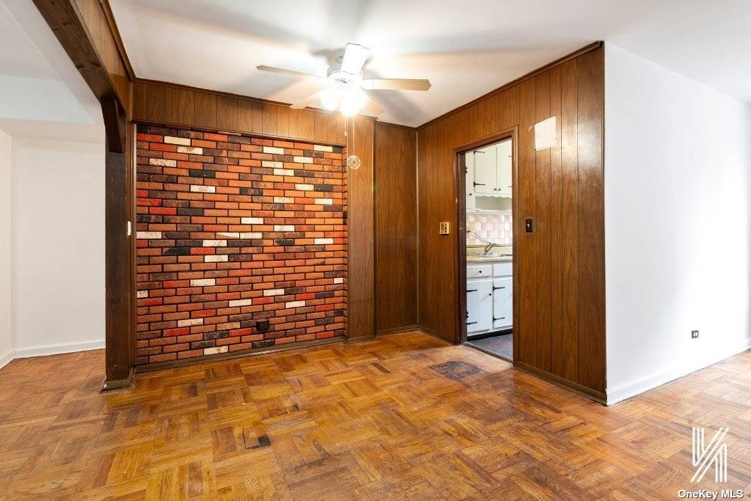 Jackson Heights, NY 11372,33-44 93rd ST #1M