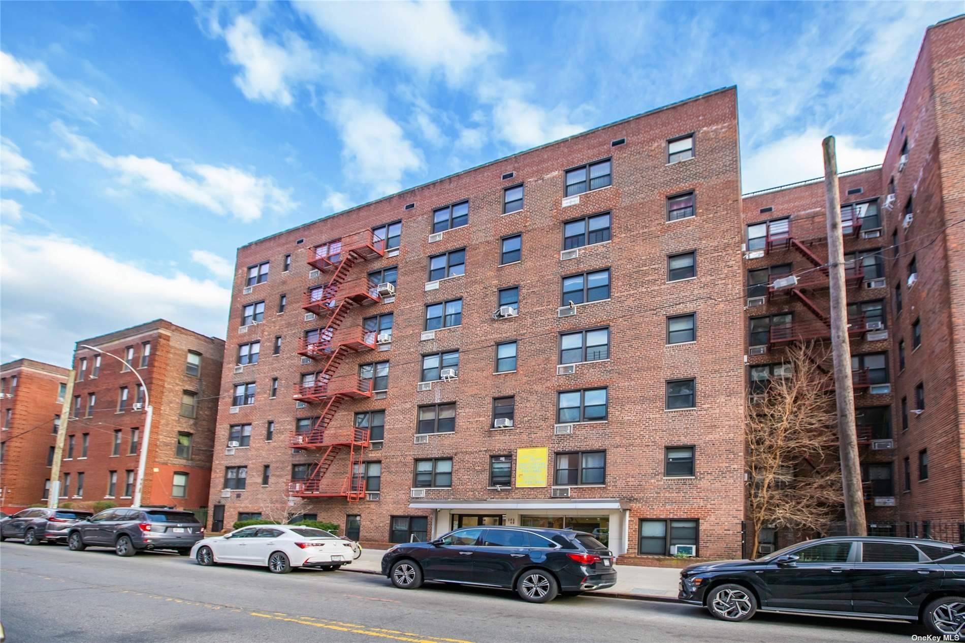 Flushing, NY 11354,143-40 Roosevelt Ave #2N