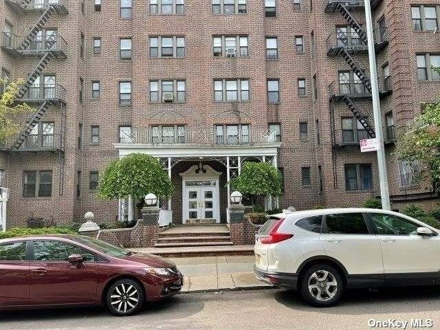 Jamaica Estates, NY 11432,170-40 Highland AVE #605