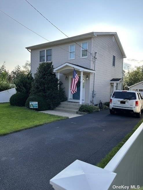 Ronkonkoma, NY 11779,27 E Lake TER