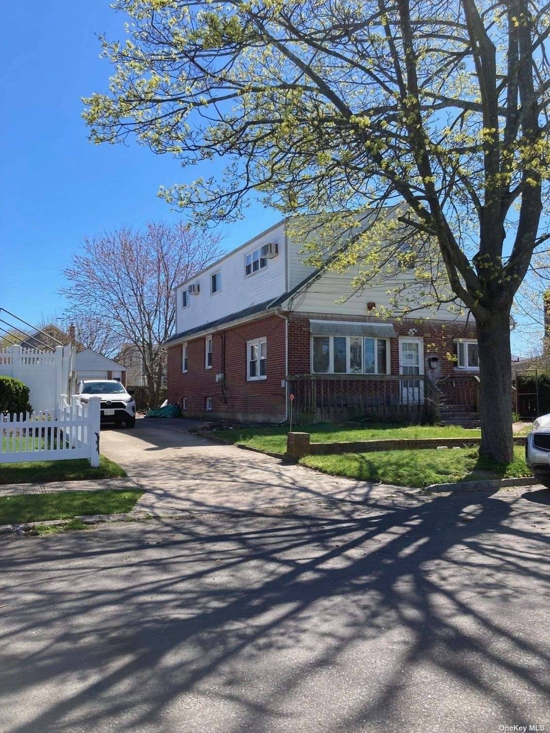 Lindenhurst, NY 11757,180 N 7th ST